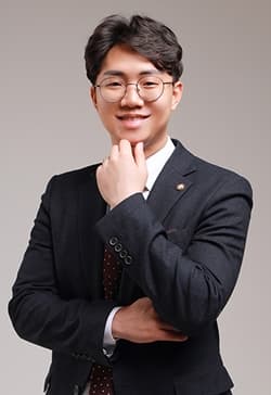 [엑스포츠뉴스] 신임 변호사 어떤 기준으로 로펌 선택할까 광주변호사의 취업 일지 엿보기